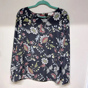Loft Outlet Floral Boatneck Blouse with peekaboo Closure in back Sz xl